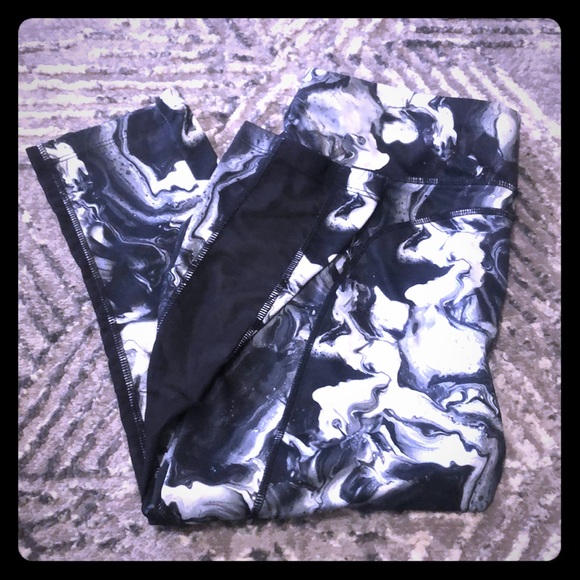 Avia exercise Capri pants - Picture 1 of 3